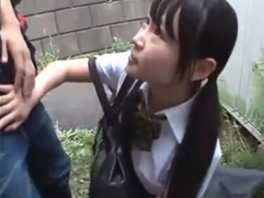 「はやく出して♪」痴女JKが嬉しそうにち●ぽをフェラチオ抜き