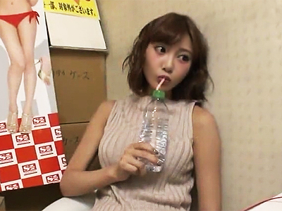 なかなか自分のファンが現れずにいじけてた明日花キララがファンを見つけて喜びの逆凌辱レ●プｗ